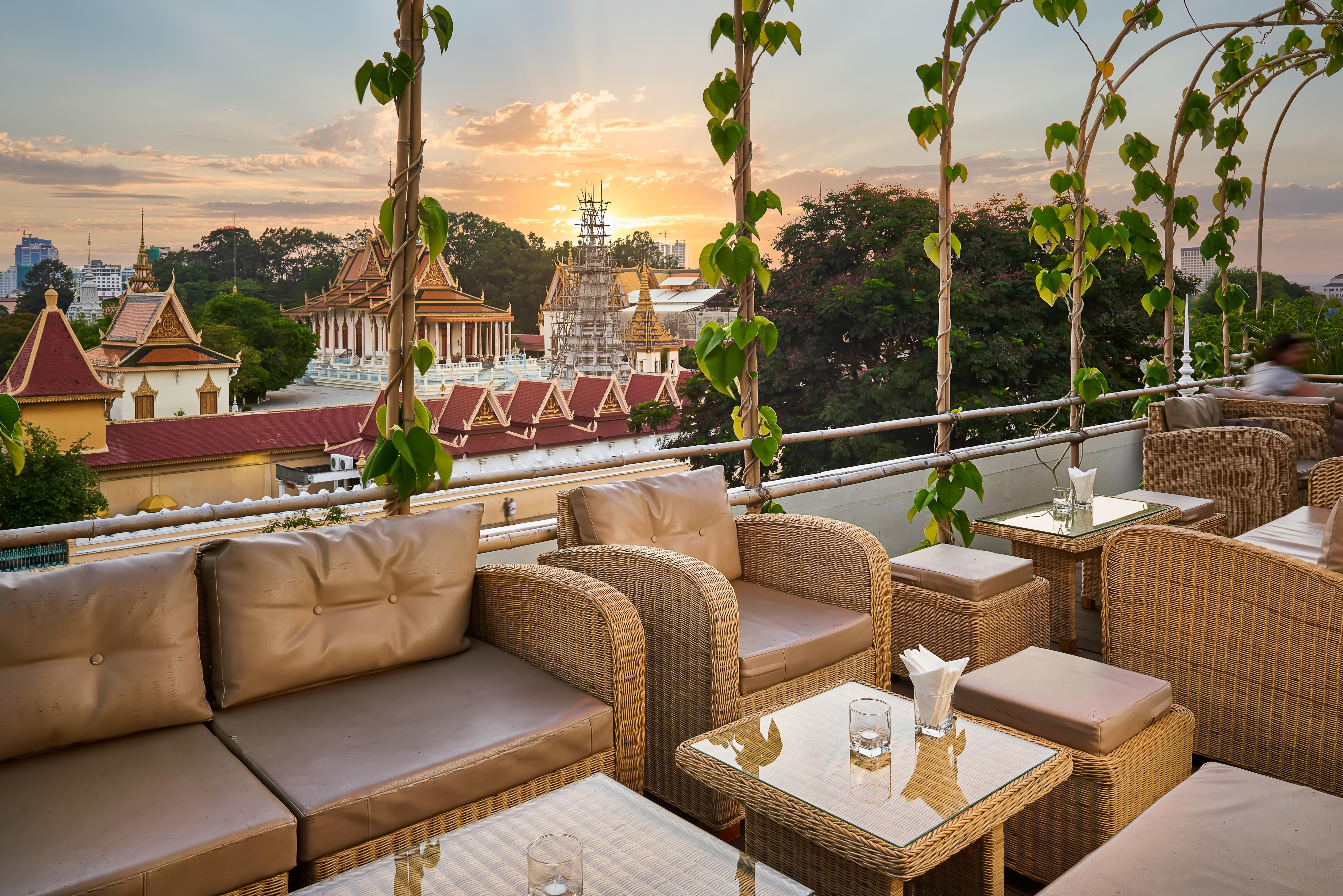 Palace Gate Hotel&Resort Phnom Penh Exterior foto